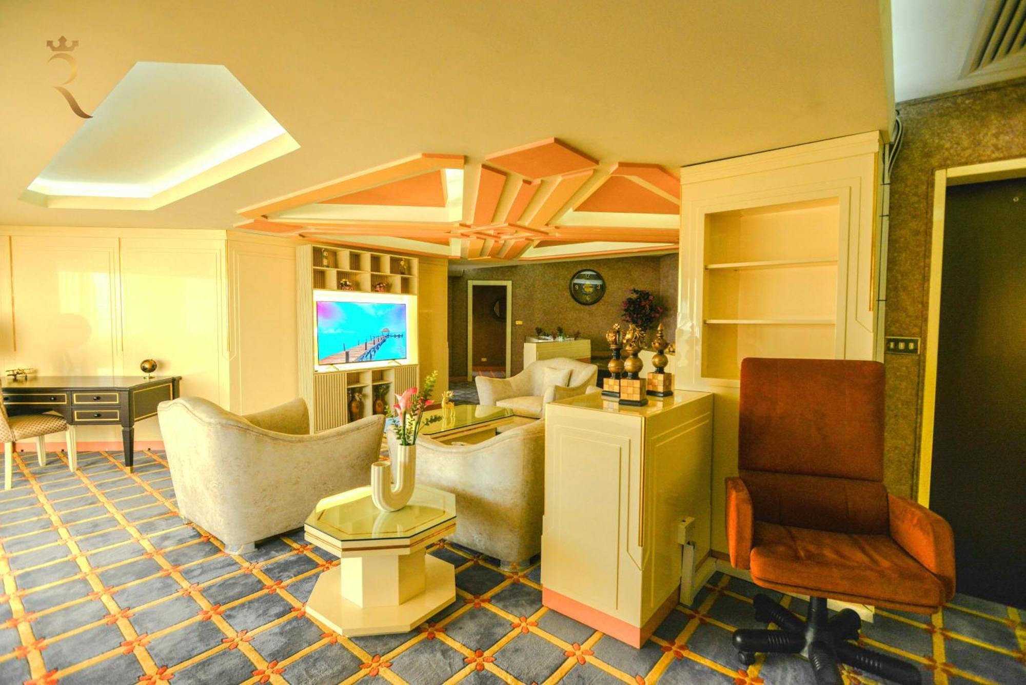 Presidential Penthouse Vintage Italian Elegance Apartment Abu Dhabi