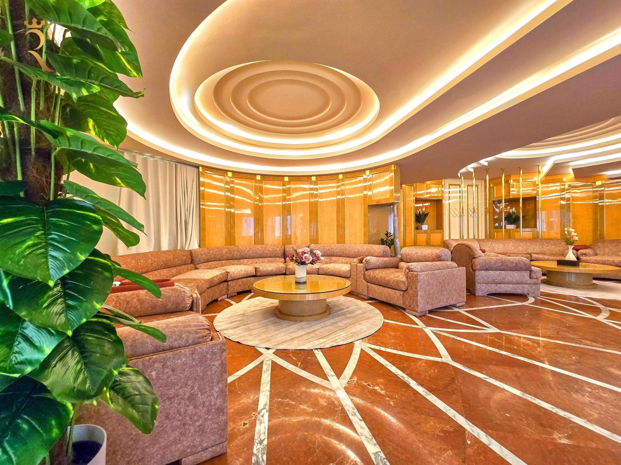 Presidential Penthouse Vintage Italian Elegance *