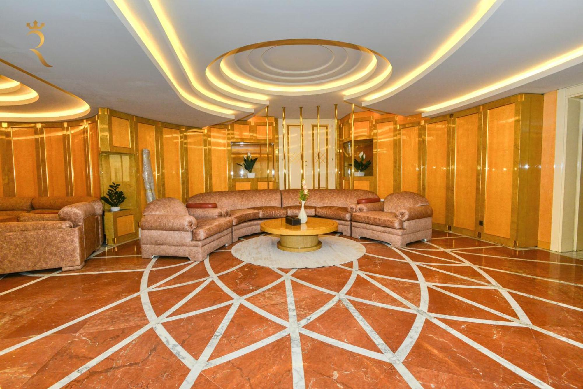Presidential Penthouse Vintage Italian Elegance * Abu Dhabi