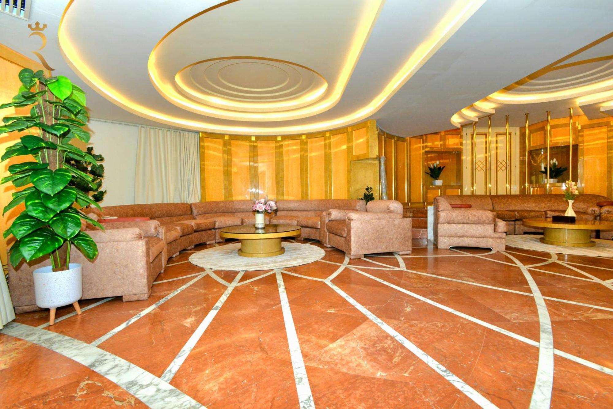 Presidential Penthouse Vintage Italian Elegance * Abu Dhabi