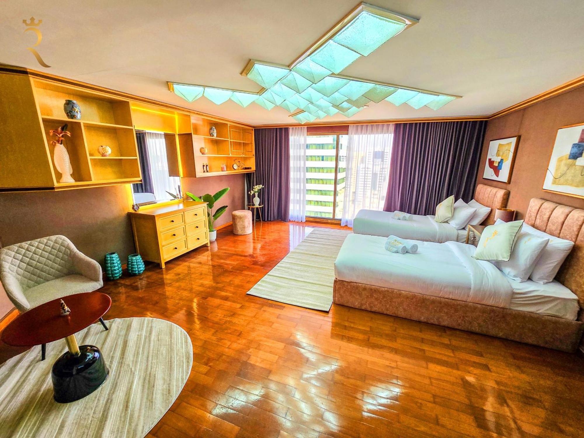 Presidential Penthouse Vintage Italian Elegance *