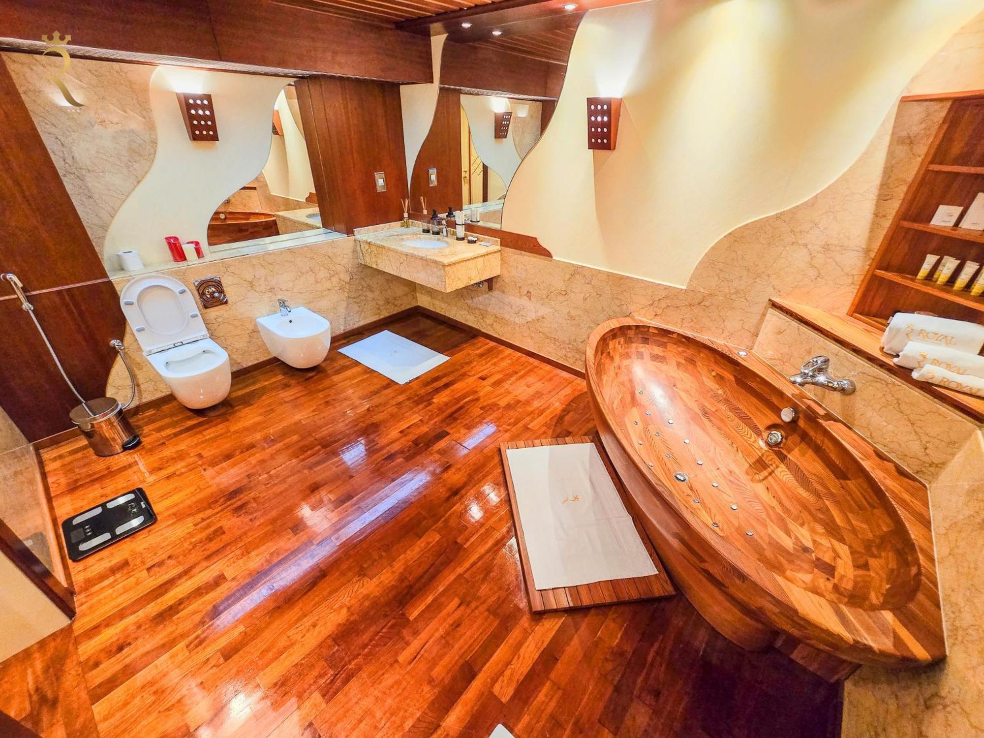 Presidential Penthouse Vintage Italian Elegance *