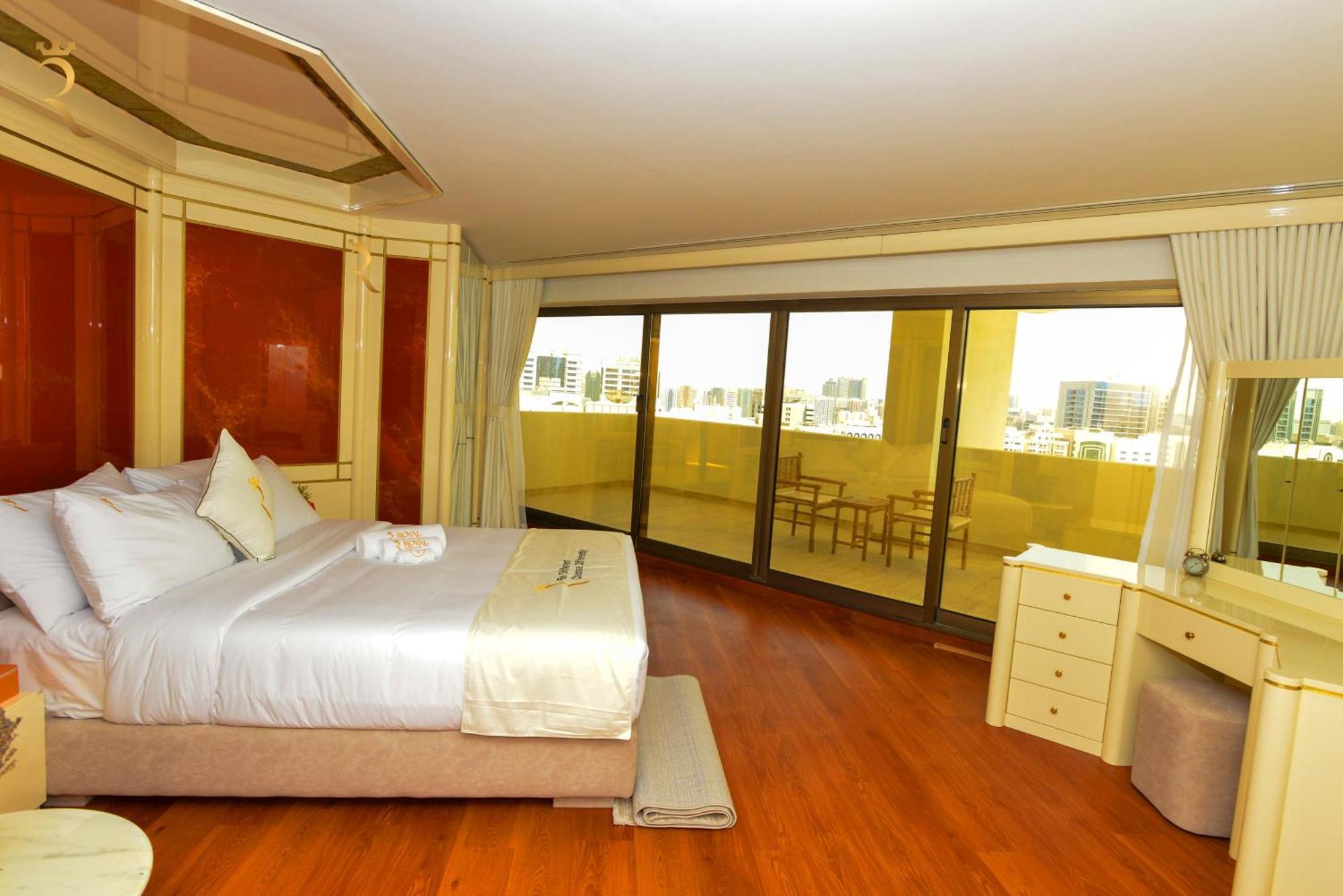 Presidential Penthouse Vintage Italian Elegance Abu Dhabi