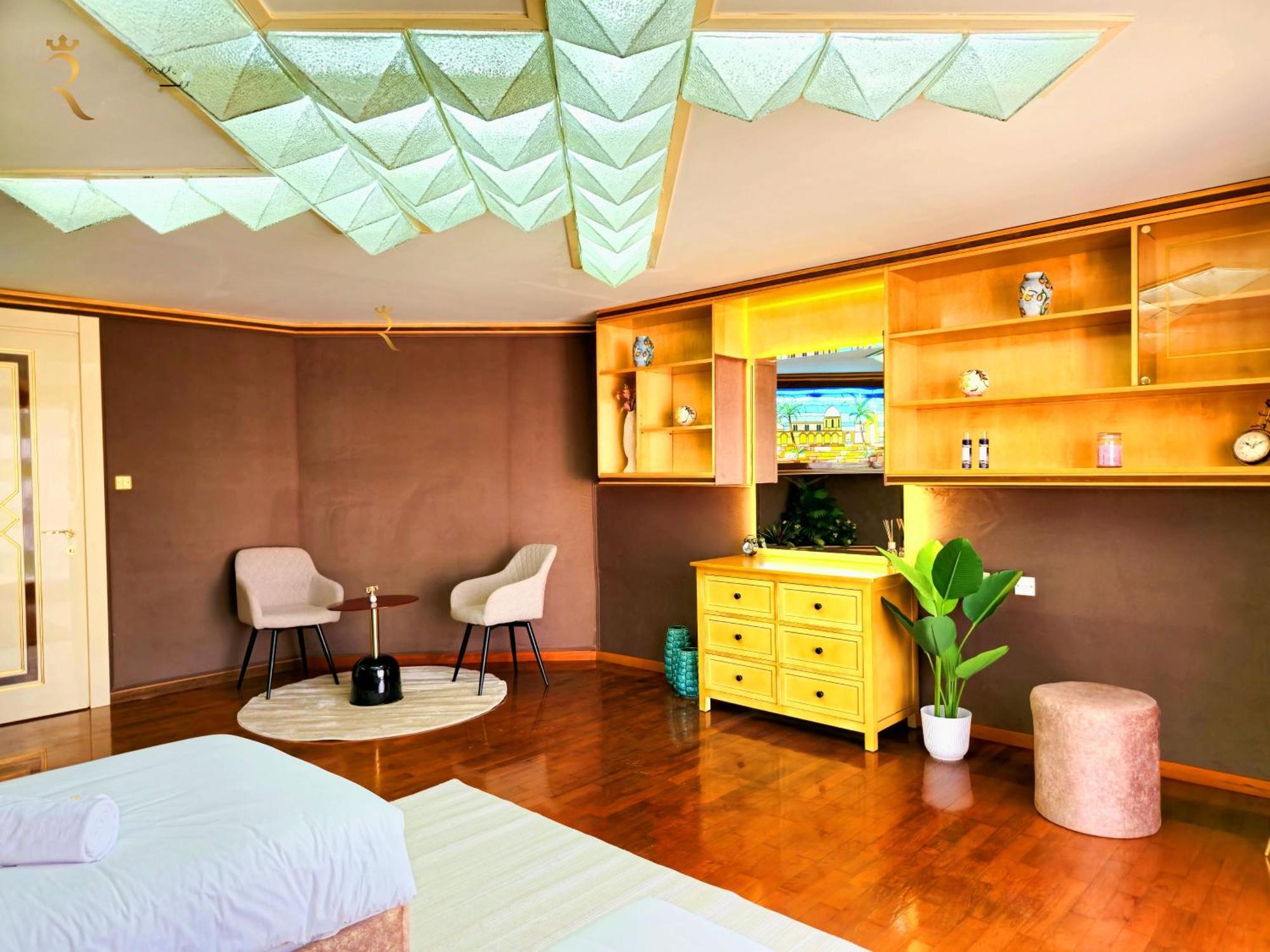 Apartment Presidential Penthouse Vintage Italian Elegance